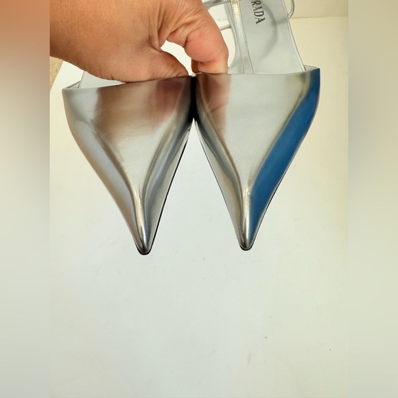 Prada Metallic Grey leather Modellerie Pointed Toe Kitten Heel Pump EU 39.5 - Picture 11 of 12